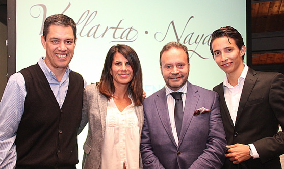 Manuel Montelongo et Fernanda Rosas (du CPTM), en compagnie de Carlos Eguiarte, coordonnateur ventes et promotion Riviera Nayarit (à gauche) et Jesus Langarica, coordonnateur promotion OCV Puerto Vallarta (à droite) Manuel Montelongo et Fernanda Rosas (du CPTM), en compagnie de Carlos Eguiarte, coordonnateur ventes et promotion Riviera Nayarit (à gauche) et Jesus Langarica, coordonnateur promotion OCV Puerto Vallarta (à droite)