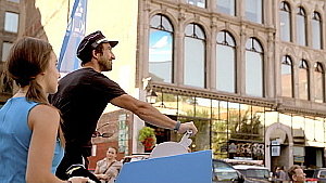 KLM Royal Dutch crée du rêve grâce à un panneau géant KLM Royal Dutch crée du rêve grâce à un panneau géant