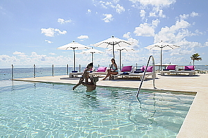 Club Med prolonge sa vente Flash qui se terminera désormais le jeudi 25 septembre. Club Med prolonge sa vente Flash qui se terminera désormais le jeudi 25 septembre.