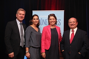 Marc Béchet, directeur général du Comité régional du Tourisme Rhône-Alpes, Olivia Poncy, chargée de marché pour l’Amérique du nord, Armelle Tardy-Joubert, directrice Atout France au Canada et Jean Besson, sénateur de la région Rhône-Alpes. Marc Béchet, directeur général du Comité régional du Tourisme Rhône-Alpes, Olivia Poncy, chargée de marché pour l’Amérique du nord, Armelle Tardy-Joubert, directrice Atout France au Canada et Jean Besson, sénateur de la région Rhône-Alpes.