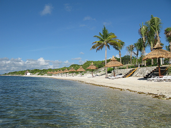 La plage de l'Aguamarina.