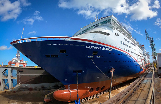 Le Carnival Elation reprend du service après une cale sèche Le Carnival Elation reprend du service après une cale sèche