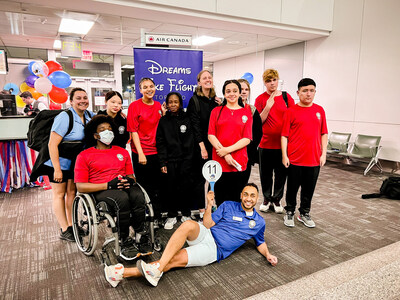 Air Canada et Voyage de rêves tiennent un engagement pris de longue date et offrent le voyage d'une vie à des enfants provenant de partout en Ontario Air Canada et Voyage de rêves tiennent un engagement pris de longue date et offrent le voyage d'une vie à des enfants provenant de partout en Ontario