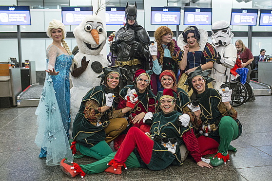 Air Transat et la Fondation Rêves d’enfants célèbrent dix ans de partenariat et permettent à une centaine d’enfants malades de s’envoler à la recherche du père Noël Air Transat et la Fondation Rêves d’enfants célèbrent dix ans de partenariat et permettent à une centaine d’enfants malades de s’envoler à la recherche du père Noël