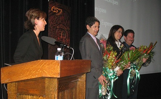 Patricia Aguilar et les trois fondateurs Camilo, Hector (représenté ici par son épouse Esperanza) et Gustavo Aguilar