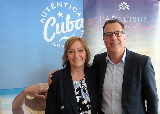 Ana Maria Lopez directrice et des produits Cuba chez Sunwing et Marti Aragones directeur ventes nationales et marketing de Melia Cuba