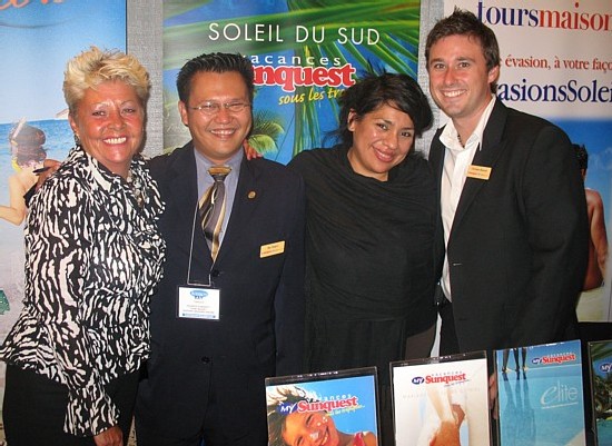 Le salon Addison était de passage hier à Montréal Le salon Addison était de passage hier à Montréal