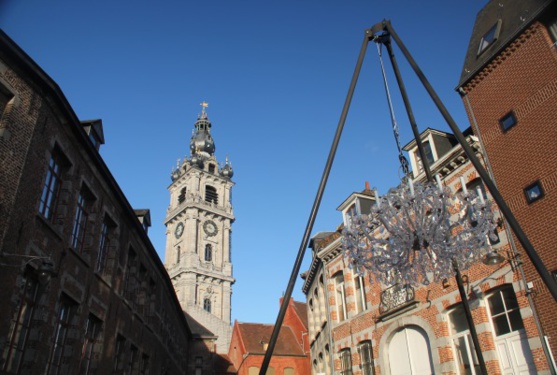 Le beffroi de Mons rouvrira en 2015. Le beffroi de Mons rouvrira en 2015.