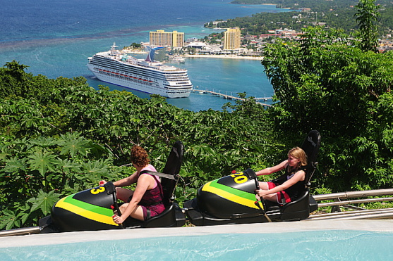 Du bobsleigh, sur les flancs de Mystic Mountain. crédit photo: Rain Forest Adventures