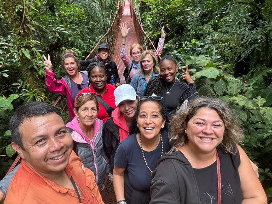 Des agents du Québec découvrent les paysages luxuriants du Costa Rica