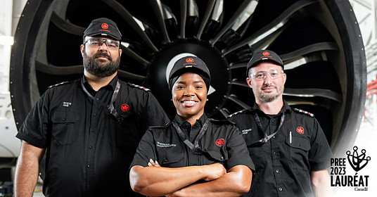 Air Canada reçoit le prix soulignant l’engagement exceptionnel envers l’équité en matière d’emploi et le prix de distinction sectorielle aux Prix de réalisation pour l’équité en emploi (Groupe CNW/Air Canada) Air Canada reçoit le prix soulignant l’engagement exceptionnel envers l’équité en matière d’emploi et le prix de distinction sectorielle aux Prix de réalisation pour l’équité en emploi (Groupe CNW/Air Canada)