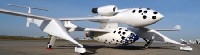 Richard Branson lance Virgin Galactic, première compagnie commerciale de transport spatial.