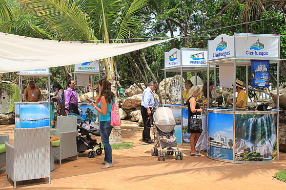 Cette année, pour la première fois, la Foire internationale du tourisme cubain s'est installée dans l'enceinte d' un hôtel: le nouveau Melia Jardines del Rey, qui a été inauguré en décembre dernier.