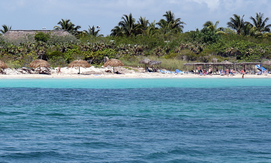 L'archipel des Jardins du Roy, avec ses plages et ses îlots.