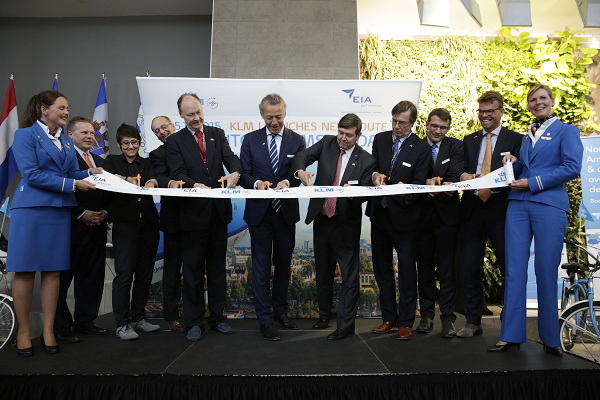KLM: l’inauguration de la nouvelle liaison Edmonton -Amsterdam offre un nouvel accès entre l’ouest Canadien et l’Europe KLM: l’inauguration de la nouvelle liaison Edmonton -Amsterdam offre un nouvel accès entre l’ouest Canadien et l’Europe