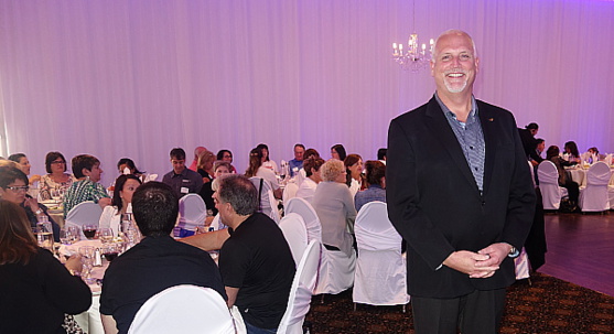 Justin French , directeur exécutif ventes, Canada et international