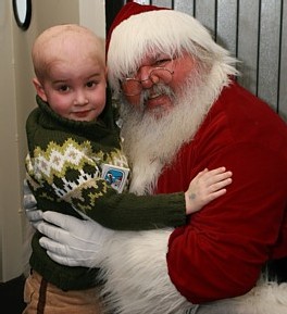 Des enfants malades rencontrent le père Noël à 6000 mètres d’altitude grâce à Air Transat et à la Fondation Rêves d’Enfants Des enfants malades rencontrent le père Noël à 6000 mètres d’altitude grâce à Air Transat et à la Fondation Rêves d’Enfants
