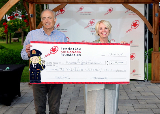 "Un gros merci! L’événement #caritatif de la #FondationAirCanada a amassé 1 072 000 $ pour les enfants! (Groupe CNW/Air Canada) "Un gros merci! L’événement #caritatif de la #FondationAirCanada a amassé 1 072 000 $ pour les enfants! (Groupe CNW/Air Canada)