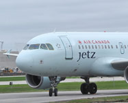 En ce début de saison de hockey, des équipes professionnelles canadiennes prennent leur envol avec Air Canada Jetz En ce début de saison de hockey, des équipes professionnelles canadiennes prennent leur envol avec Air Canada Jetz