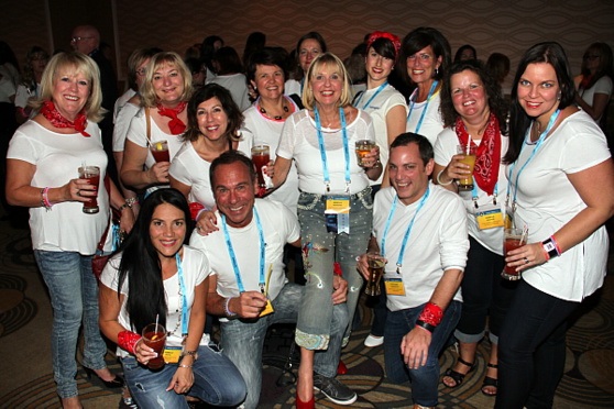 Le Congrès régional 2015 de Transat Distribution Canada vise le Grand Luxe, le virtuel et le client fidèle pour la vie Le Congrès régional 2015 de Transat Distribution Canada vise le Grand Luxe, le virtuel et le client fidèle pour la vie