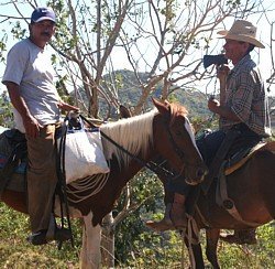 Marea del Portillo : pour les montagnes, les gens et l’histoire...  Marea del Portillo : pour les montagnes, les gens et l’histoire...
