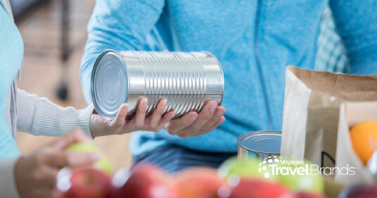 Voyages TravelBrands étend l’esprit des Fêtes en faisant un don de 10,000$ et en organisant une collecte d’aliments pour Banques Alimentaires Canada Voyages TravelBrands étend l’esprit des Fêtes en faisant un don de 10,000$ et en organisant une collecte d’aliments pour Banques Alimentaires Canada