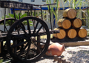 La distillerie de Rhum Brugal produit 1 300 000 litres de rhum par année