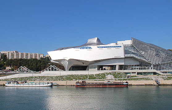 Le nouveau Musée des Confluences se démarque sur les berges du Rhône