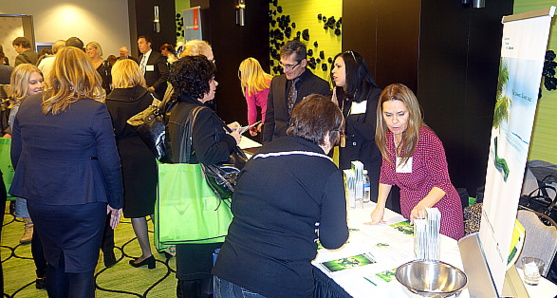 Les membres de Réseau Ensemble se réunissent pour le lancement d' Expériences Extraordinaires. Les membres de Réseau Ensemble se réunissent pour le lancement d' Expériences Extraordinaires.