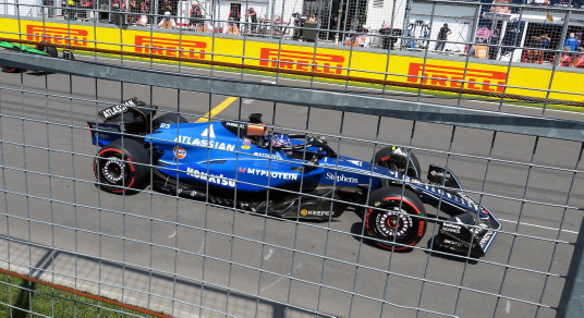 Vacances Westjet Québec reçoit des partenaires au Grand Prix de F1 en compagnie du président de Westjet Airlines. Vacances Westjet Québec reçoit des partenaires au Grand Prix de F1 en compagnie du président de Westjet Airlines.