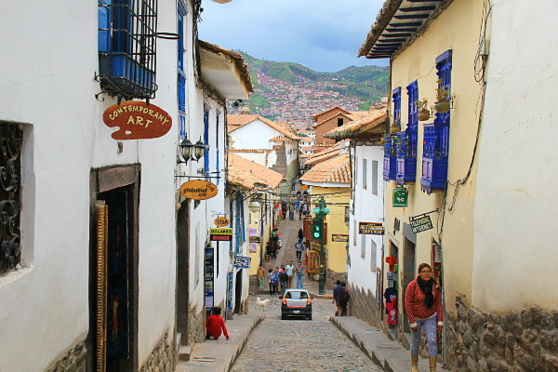 Cusco se trouve dans une cuvette, encerclée par les montagnes Cusco se trouve dans une cuvette, encerclée par les montagnes