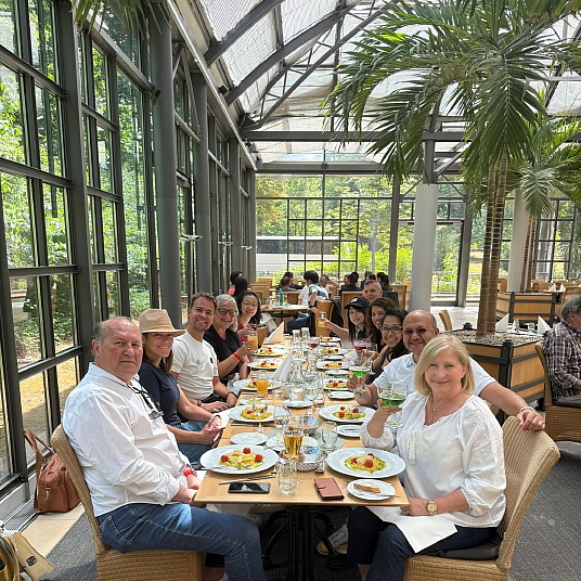 La liaison Toronto-Berlin d'Air Transat prend son envol grâce à un voyage de familiarisation réussi La liaison Toronto-Berlin d'Air Transat prend son envol grâce à un voyage de familiarisation réussi
