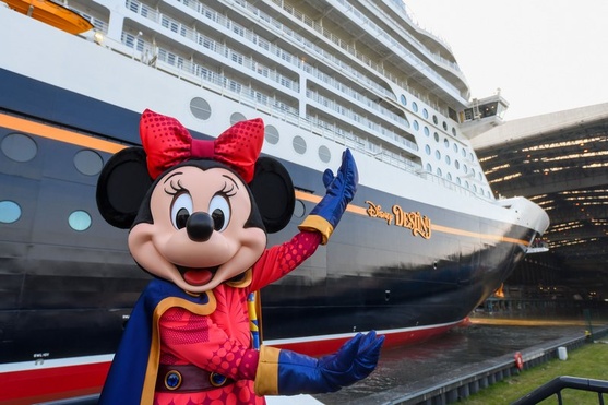 Mise à l'eau du Disney Destiny