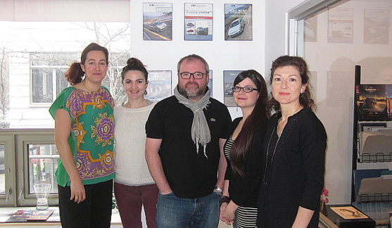 Carole Barthelemy (Spécialiste location de voiture et Achat/Rachat) ; Lucie Leborgne (Responsable Marketing) ; Erwan Even (Président) ; Jennie Bittner-Dumas (Directrice des opérations) et Marie-Claude Gagnon (Spécialiste Achat/Rachat et Locappart) d'EurocarTT.