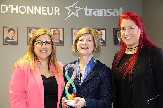 Maria Pietrantonio et Danielle Virone (de la Chambre de commerce italienne), en compagnie de Larissa Lognay, membre du CA de l'AAVQ Maria Pietrantonio et Danielle Virone (de la Chambre de commerce italienne), en compagnie de Larissa Lognay, membre du CA de l'AAVQ