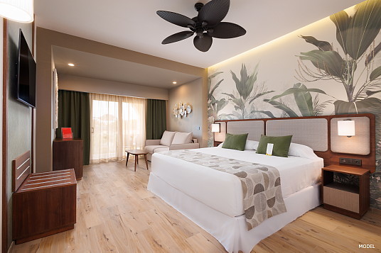 Le Riu Guanacaste rouvrira après des travaux de rénovation, donnant aux clients de Vacances Sunwing l’accès à des installations et des commodités rafraîchies Le Riu Guanacaste rouvrira après des travaux de rénovation, donnant aux clients de Vacances Sunwing l’accès à des installations et des commodités rafraîchies