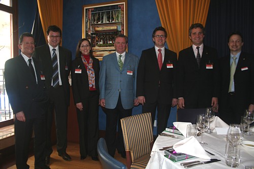 Francois MIchel (Canton de Vaud), Markus Leiger (Berne), Aurelia Carlen (Zurich), Olivier Schlegel (Dir. général Swiss, pour le Canada), Thomas Heimberg (Aéroport Zurich), Bruno Huggler (Valais) et Mirko Capodanno (Responsable Canada, à Tourisme Suiss