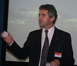 Tous ont fait une brève présentation de leur région. Ici, Bruno Huggler, de Valais Tourisme. Tous ont fait une brève présentation de leur région. Ici, Bruno Huggler, de Valais Tourisme.