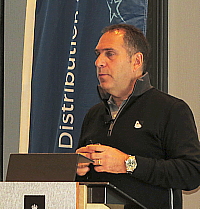 Monsieur Joseph Adamo, président directeur-général, Transat Distribution Canada