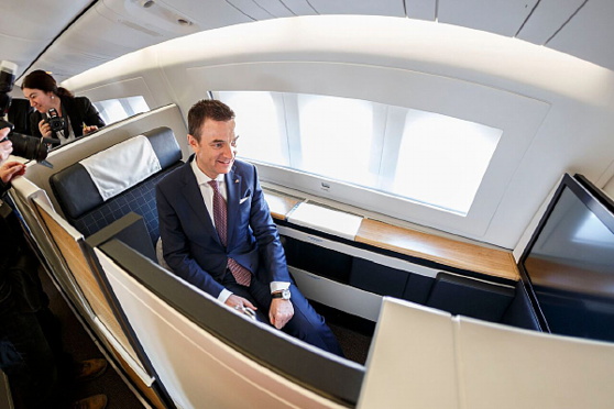 SWISS et ADM célèbrent l’envol du nouveau Boeing 777-300ER au départ de Montréal vers Zurich. SWISS et ADM célèbrent l’envol du nouveau Boeing 777-300ER au départ de Montréal vers Zurich.