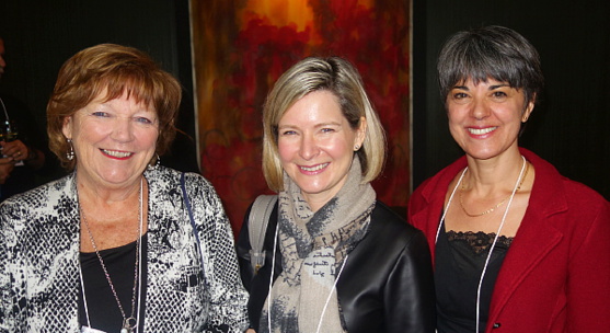 Michèle Rozon d' Alio Tours, Karen Acs d'Air Canada et Renée Wilson de Vox Communication (organisatrice de l'évènement) Michèle Rozon d' Alio Tours, Karen Acs d'Air Canada et Renée Wilson de Vox Communication (organisatrice de l'évènement)