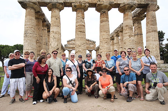 Une trentaine d'agents de voyage ont participé à un voyage de familiarisation sur la côte amalfitaine, organisé par Expertours. Les voici, de passage à Paestum