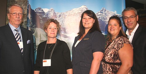 Klaus W. Roth, Jenny Dunbar, Marney St-John, Maude Laliberté et Claude Noel, de Travel Alberta. Klaus W. Roth, Jenny Dunbar, Marney St-John, Maude Laliberté et Claude Noel, de Travel Alberta.