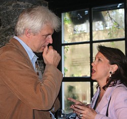 Claude St-Pierre, Directeur général Tours Chantecler, en compagnie d' Anne-Marie Martin, Représentante marketing - loisir pour Via Rail Canada.