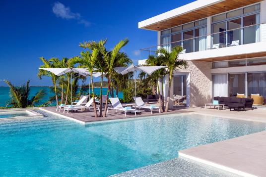 Wymara Villas, propriété canadienne, devient le premier complexe hôtelier cinq étoiles du Forbes Travel Guide aux Îles Turques-et-Caïques