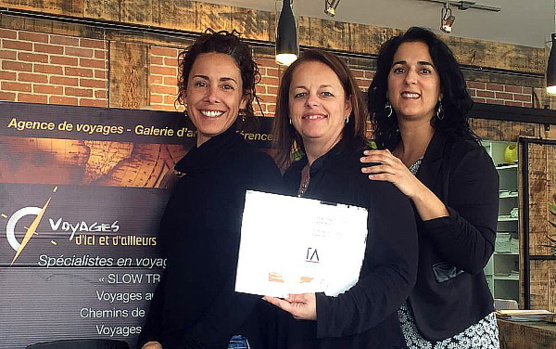 Voyages d’ici et d’ailleurs: de gauche à droite ,Ariane Laberge, Nadine Laplante , Sophie Pettigrew Voyages d’ici et d’ailleurs: de gauche à droite ,Ariane Laberge, Nadine Laplante , Sophie Pettigrew