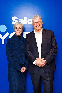 Mme Caroline Lepage, PDG du Centre des congrès de Québec, en compagnie de M. Stéphane Poirier, président et chef de la direction de l’Aéroport international Jean-Lesage de Québec (crédit photo : Kesnel-Charles Pelletier). (Groupe CNW/Société du Centre des congrès de Québec)