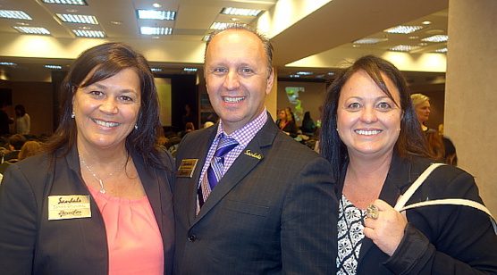 Sanora Brousseau et Guy Archambault de Sandals et Marylène Lupien de Travelsavers