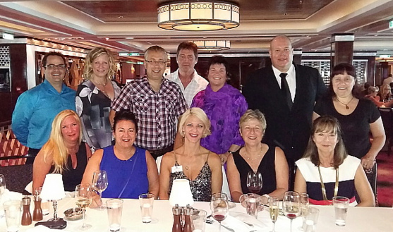 Directeurs et propriétaires Voyages En Liberté et Club Voyages accompagnés de Patrick Brousseau, Assurance Voyage Manuvie, Sabrina Greca, Norwegian Cruise Line et Danielle Durocher, TDC. Directeurs et propriétaires Voyages En Liberté et Club Voyages accompagnés de Patrick Brousseau, Assurance Voyage Manuvie, Sabrina Greca, Norwegian Cruise Line et Danielle Durocher, TDC.