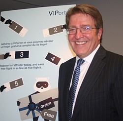 Le président-directeur général de Porter, Robert J. Deluce